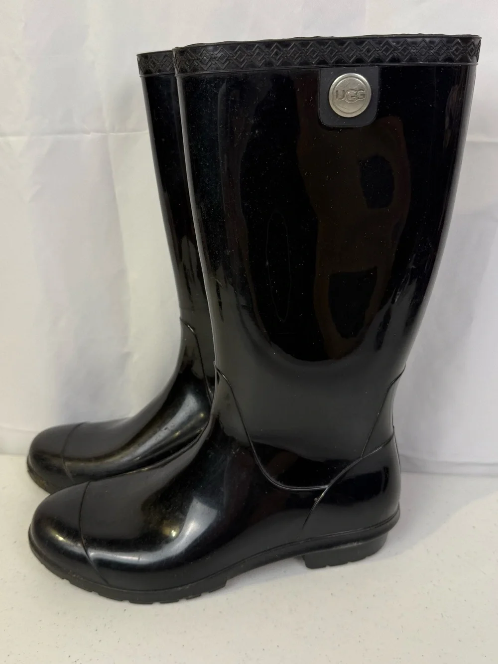 UGG Women’s Black Tall Glossy Rain Boots Waterproof Rubber Size 8